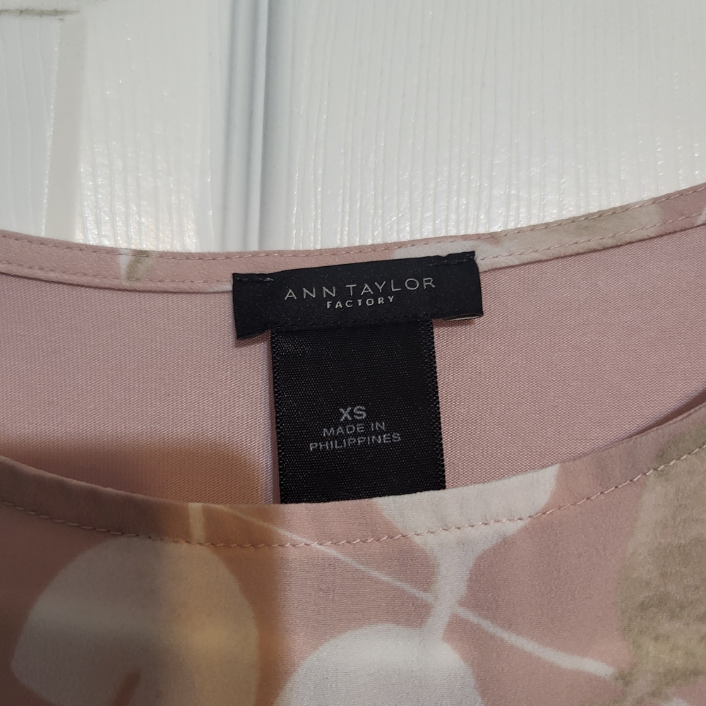 Ann Taylor Pink and Cream Floral Blouse - Picture 2 of 3